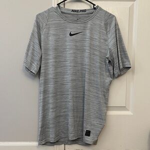 Nike Pro Men's Short Sleeve Gray Tee